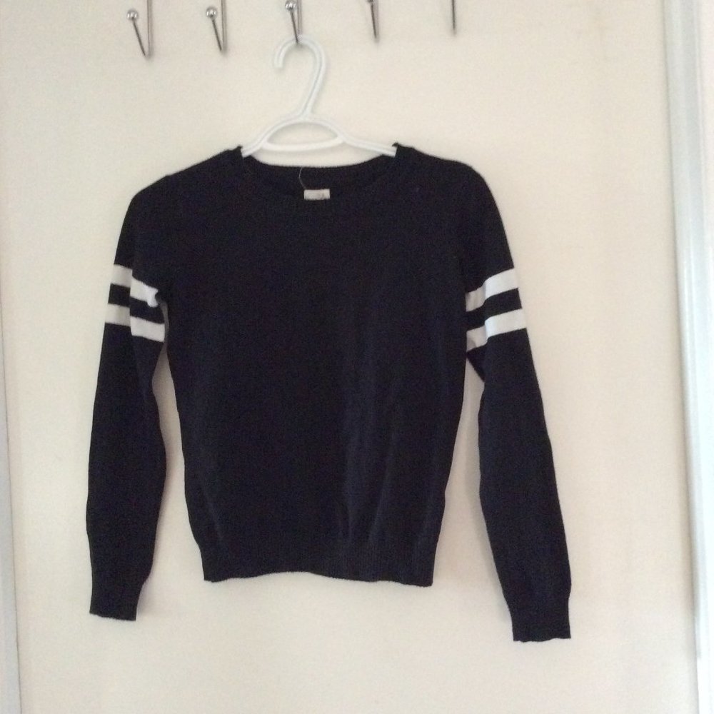 crew neck